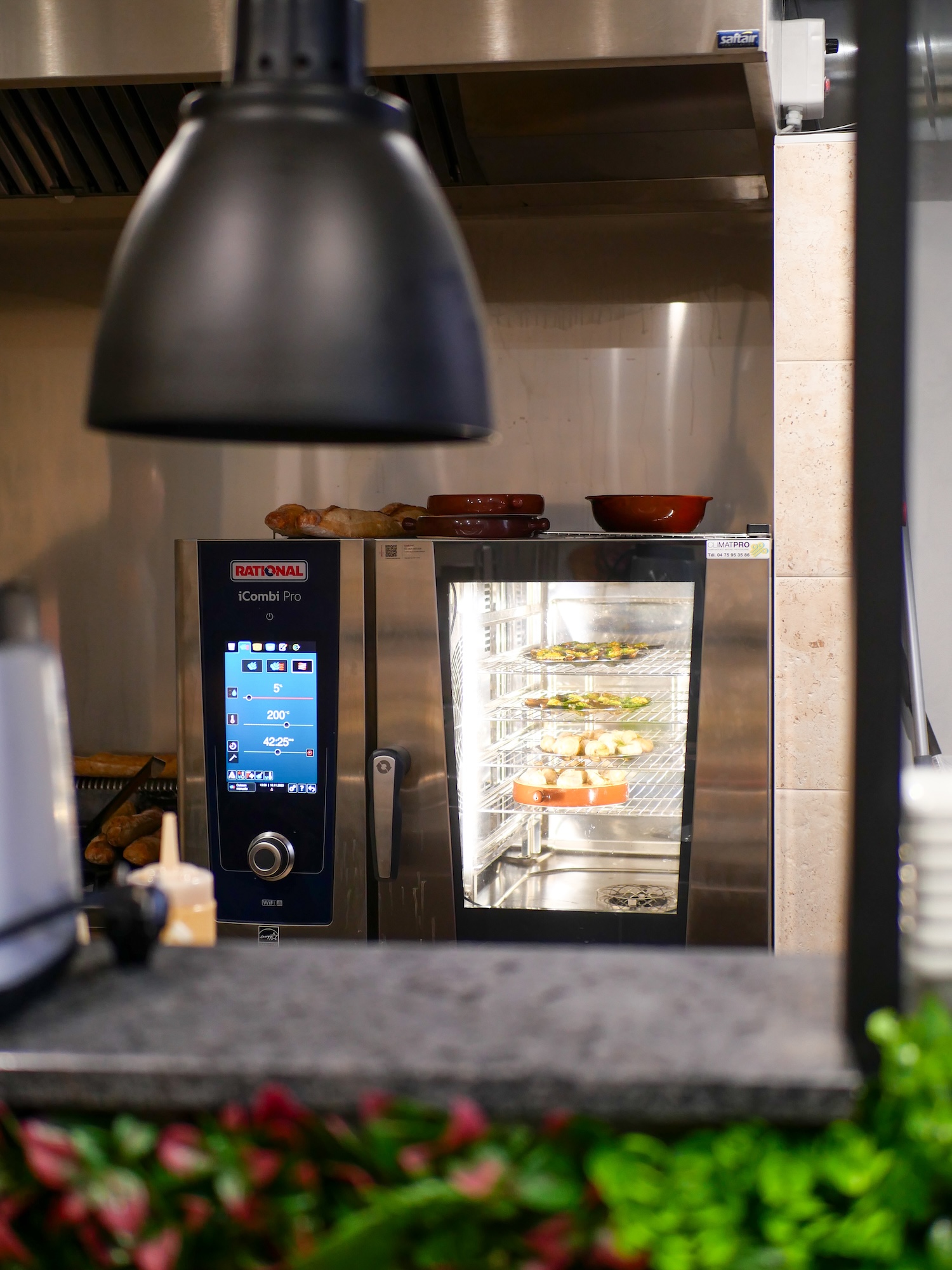 Four mixte de cuisine professionnelle de restaurant